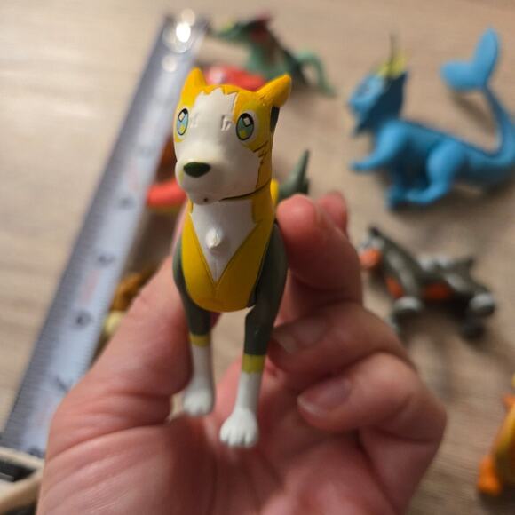 Pokemon lot of 7 figures: charmaleon, houndour, dreepy,  vaporeon, boltund... - Picture 6 of 9